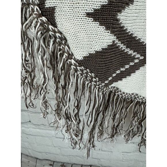 CHICO'S white gray fringe knit geometric cape poncho sweater pullover OS NWOT - Picture 5 of 7
